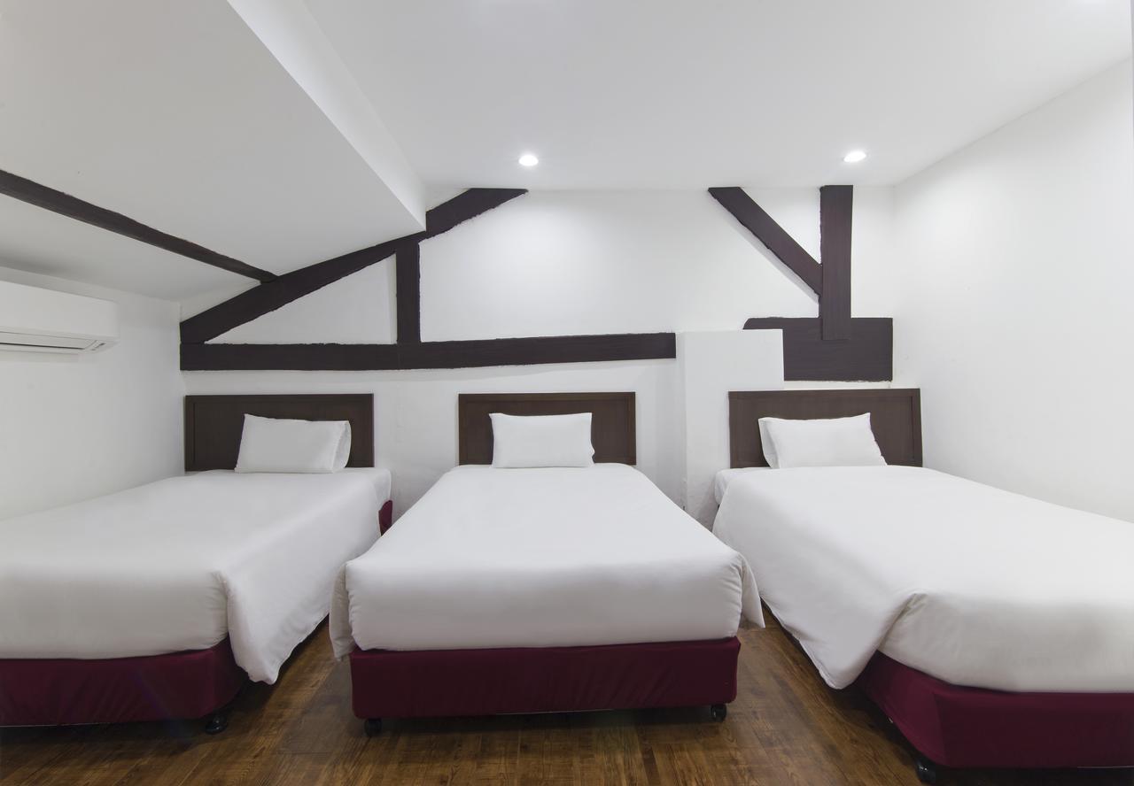 Charlies Boutique Hotel George Town Exterior photo