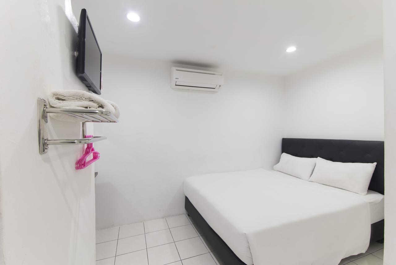 Charlies Boutique Hotel George Town Exterior photo